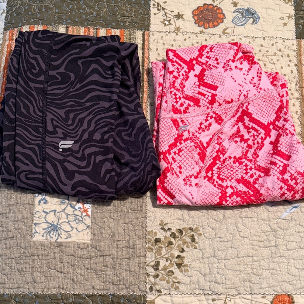 Pink Snake-Print Leggings